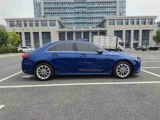 Mercedes-Benz A-Class 2022 Restyling A 200 L Sport Sedan Fashion Edition interior photo 9 Mercedes-Benz A-Class 2022 Restyling A 200 L Sport Sedan Fashion Edition interior photo 9
