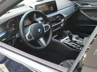 BMW 5 Series 2022 530Li Leader M Ensemble de sport extérieur photo 7 BMW 5 Series 2022 530Li Leader M Ensemble de sport extérieur photo 7