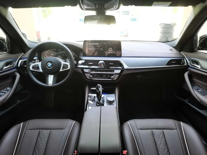 BMW 5 Series 2022 530Li Leader M Ensemble de sport extérieur photo 8 BMW 5 Series 2022 530Li Leader M Ensemble de sport extérieur photo 8