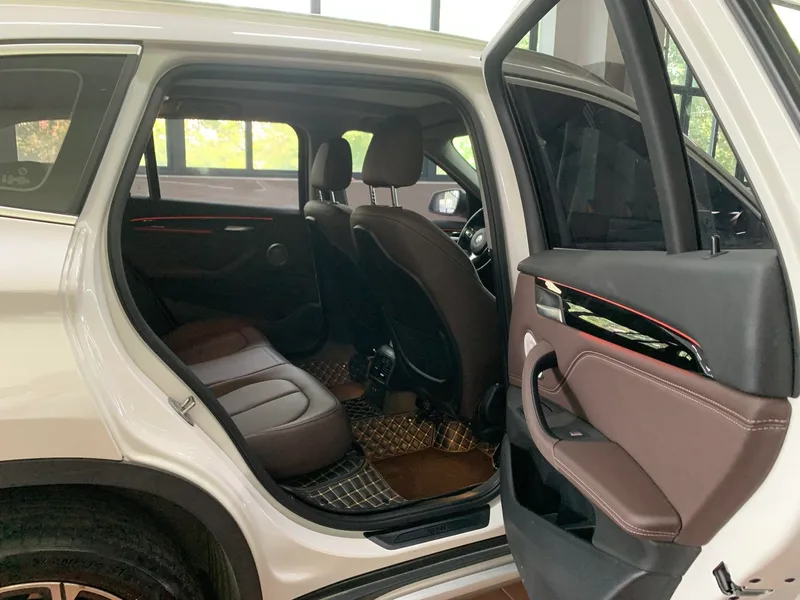 BMW X1 2022 sDrive20Li Premium Class interior photo 12 BMW X1 2022 sDrive20Li Premium Class interior photo 12
