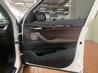 BMW X1 2022 sDrive20Li Premium Class interior photo 13 BMW X1 2022 sDrive20Li Premium Class interior photo 13