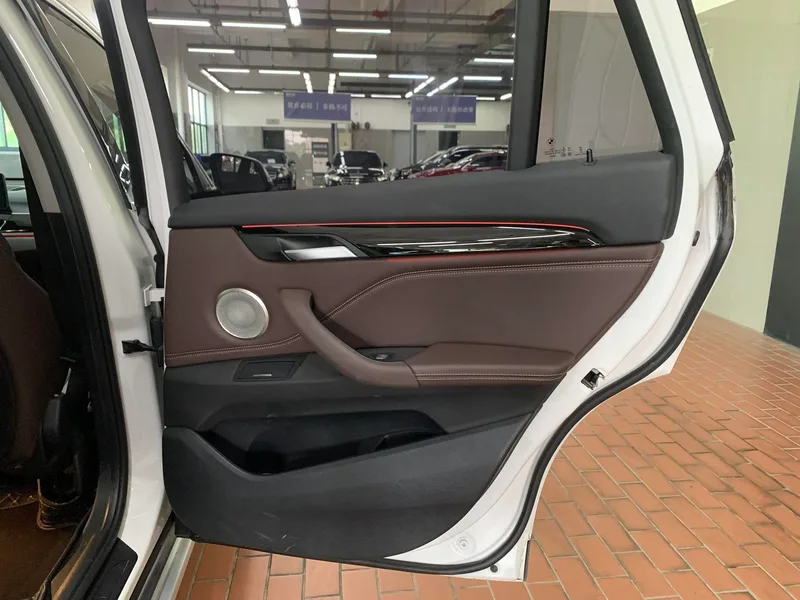BMW X1 2022 sDrive20Li Premium Class interior photo 14 BMW X1 2022 sDrive20Li Premium Class interior photo 14