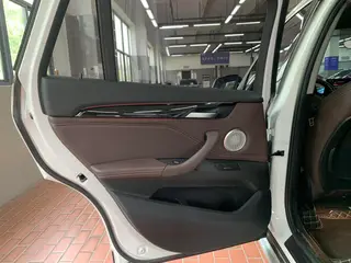 BMW X1 2022 sDrive20Li Premium Class interior photo 15 BMW X1 2022 sDrive20Li Premium Class interior photo 15