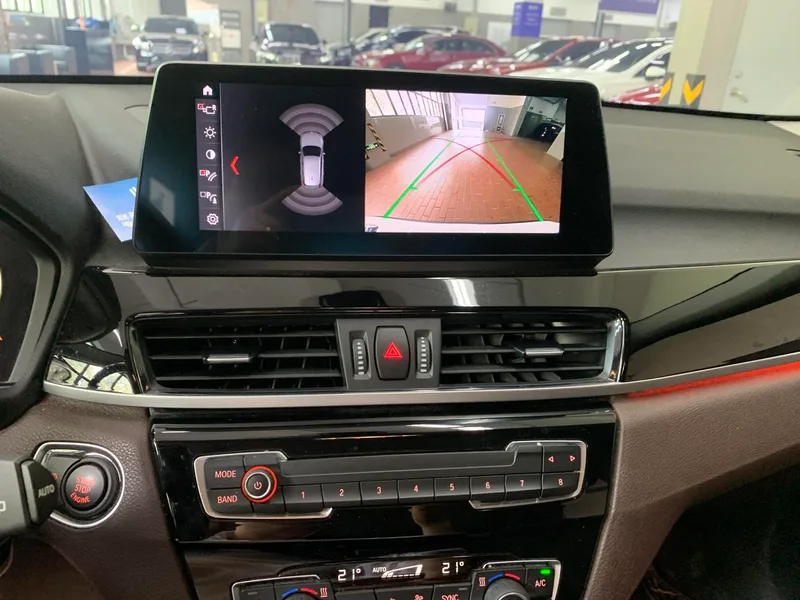BMW X1 2022 sDrive20Li Premium Class interior photo 16 BMW X1 2022 sDrive20Li Premium Class interior photo 16
