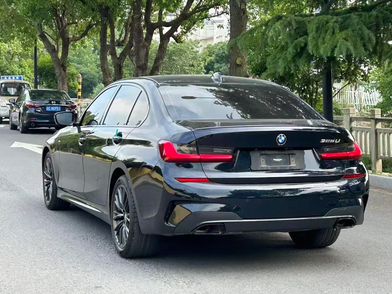 BMW 3 Series 2022 Restyling 325Li M Sports Night Suit interior photo 12 BMW 3 Series 2022 Restyling 325Li M Sports Night Suit interior photo 12