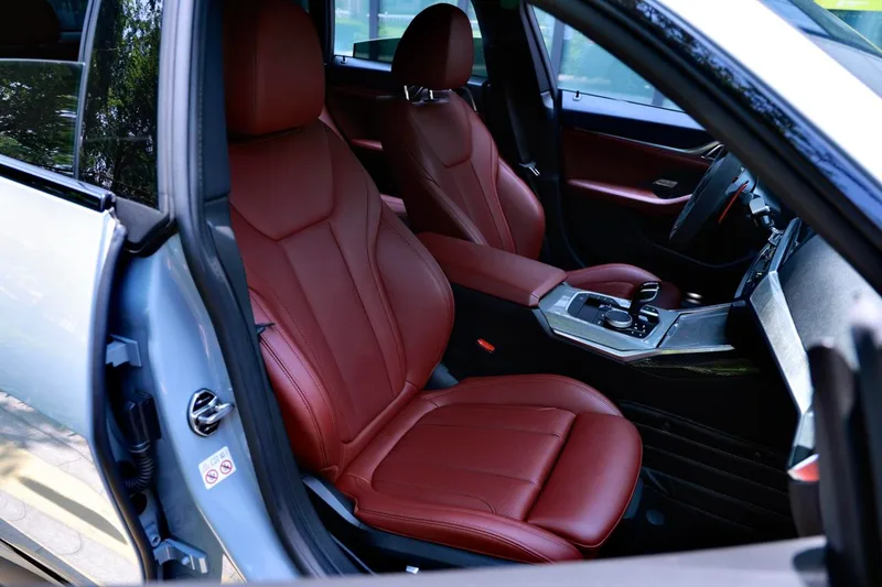 BMW 4 Series 2022 430i Gran Coupe M Sports Night Suit interior photo 9 BMW 4 Series 2022 430i Gran Coupe M Sports Night Suit interior photo 9
