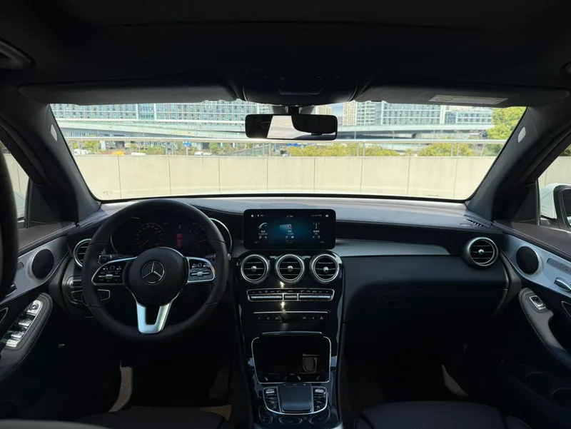 Mercedes-Benz GLC 2022 Модификация GLC 260 L 4MATIC Динамичный тип интерьер фото 10 Mercedes-Benz GLC 2022 Модификация GLC 260 L 4MATIC Динамичный тип интерьер фото 10