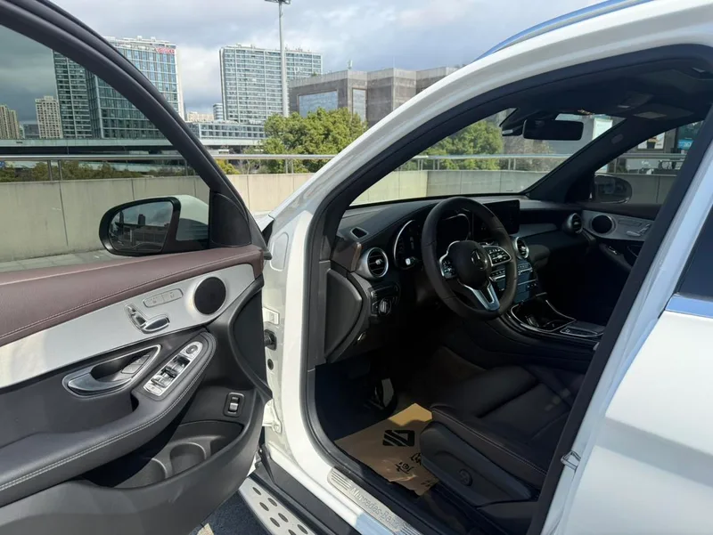 Mercedes-Benz GLC 2022 Модификация GLC 260 L 4MATIC Динамичный тип интерьер фото 15 Mercedes-Benz GLC 2022 Модификация GLC 260 L 4MATIC Динамичный тип интерьер фото 15