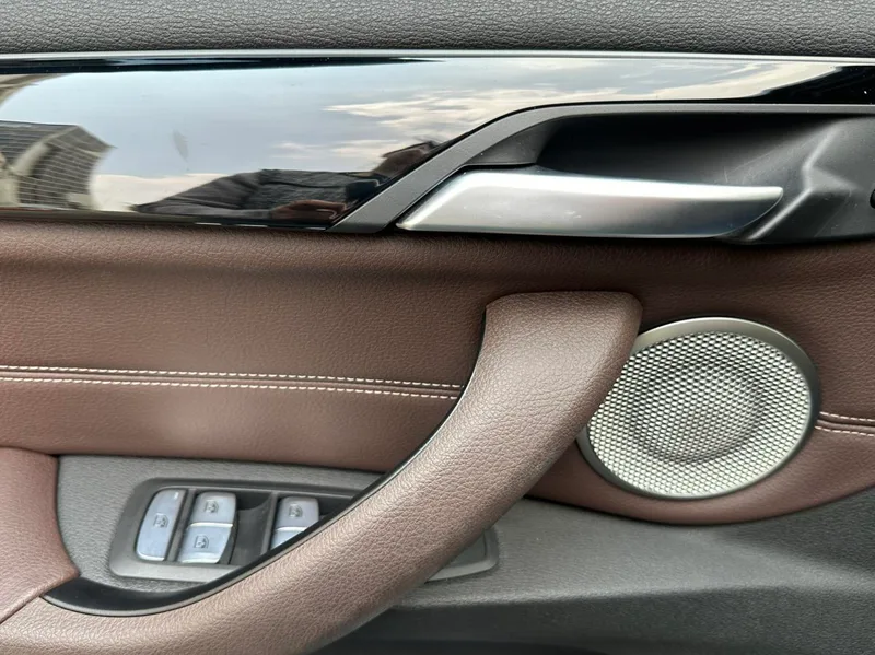 BMW X1 2021 sDrive20Li Premium Class exterior photo 5 BMW X1 2021 sDrive20Li Premium Class exterior photo 5