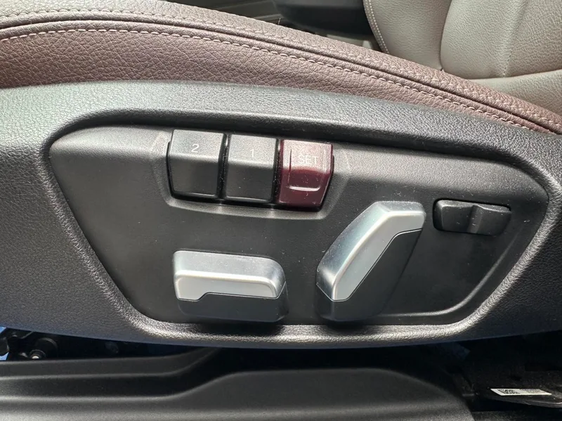 BMW X1 2021 sDrive20Li Premium Class interior photo 11 BMW X1 2021 sDrive20Li Premium Class interior photo 11