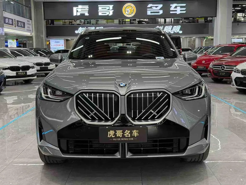 BMW X3 2025 xDrive30L Type de luxe M Ensemble de sport extérieur photo 2 BMW X3 2025 xDrive30L Type de luxe M Ensemble de sport extérieur photo 2