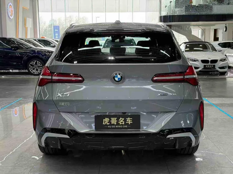 BMW X3 2025 xDrive30L Type de luxe M Ensemble de sport extérieur photo 5 BMW X3 2025 xDrive30L Type de luxe M Ensemble de sport extérieur photo 5