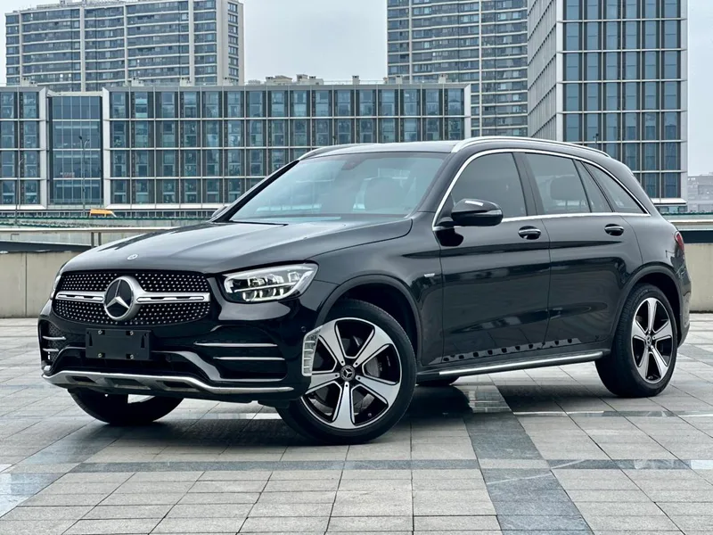 Mercedes-Benz GLC 2020 GLC 300 L 4MATIC Dinámico exterior foto 1 Mercedes-Benz GLC 2020 GLC 300 L 4MATIC Dinámico exterior foto 1