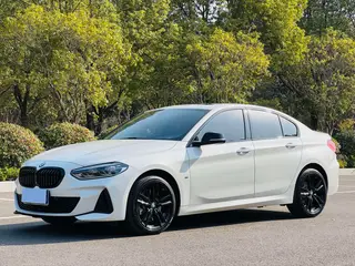 BMW 1 Series 2023 125i M Sports Obsidian Night Edition exterior photo 1 BMW 1 Series 2023 125i M Sports Obsidian Night Edition exterior photo 1