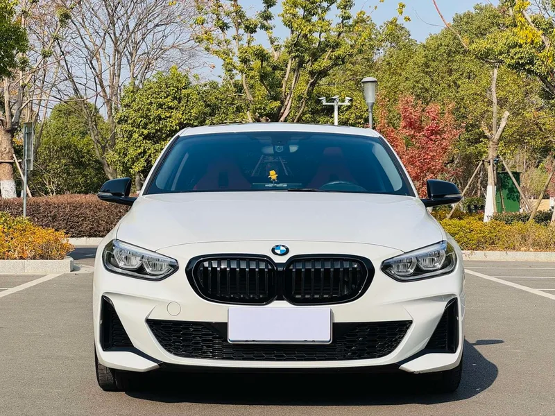 BMW 1 Series 2023 125i M Sports Obsidian Night Edition exterior photo 2 BMW 1 Series 2023 125i M Sports Obsidian Night Edition exterior photo 2