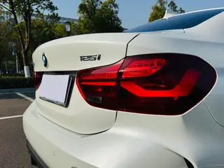 BMW 1 Series 2023 125i M Sports Obsidian Night Edition interior photo 16 BMW 1 Series 2023 125i M Sports Obsidian Night Edition interior photo 16
