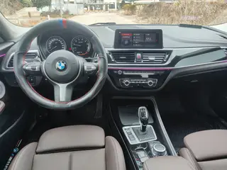 BMW 1 Series 2021 120i M Sports Obsidian Night Edition interior photo 7 BMW 1 Series 2021 120i M Sports Obsidian Night Edition interior photo 7
