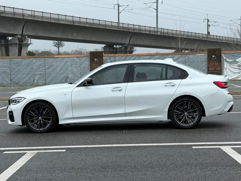 BMW 3 Series 2022 Restyling 325Li M Sports Night Suit exterior photo 2 BMW 3 Series 2022 Restyling 325Li M Sports Night Suit exterior photo 2
