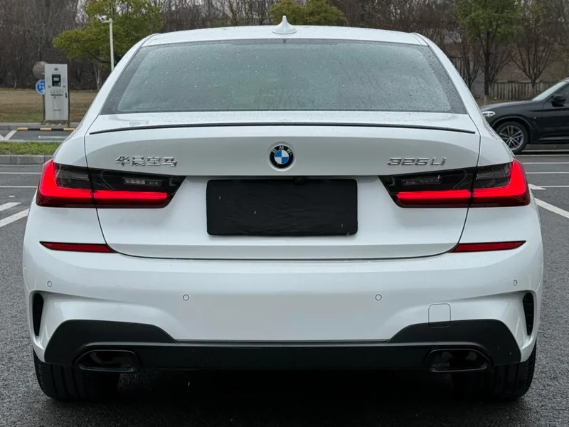 BMW 3 Series 2022 Restyling 325Li M Sports Night Suit exterior photo 4 BMW 3 Series 2022 Restyling 325Li M Sports Night Suit exterior photo 4