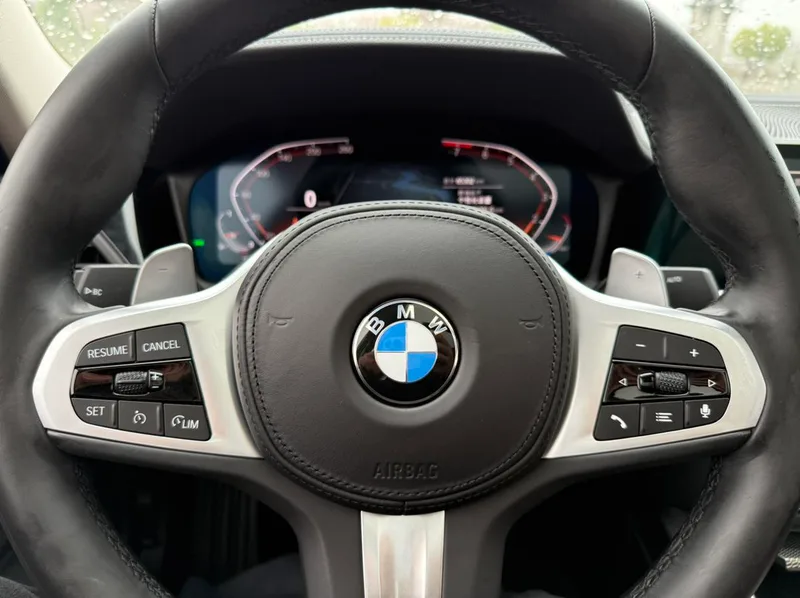 BMW 3 Series 2022 Restyling 325Li M Sports Night Suit interior photo 11 BMW 3 Series 2022 Restyling 325Li M Sports Night Suit interior photo 11