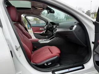 BMW 3 Series 2022 Restyling 325Li M Sports Night Suit interior photo 14 BMW 3 Series 2022 Restyling 325Li M Sports Night Suit interior photo 14
