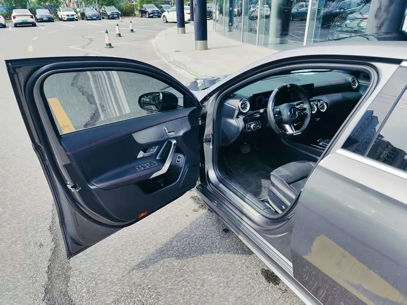 Mercedes-Benz A-Class 2024 A 200 L Fashion Edition interior photo 13 Mercedes-Benz A-Class 2024 A 200 L Fashion Edition interior photo 13