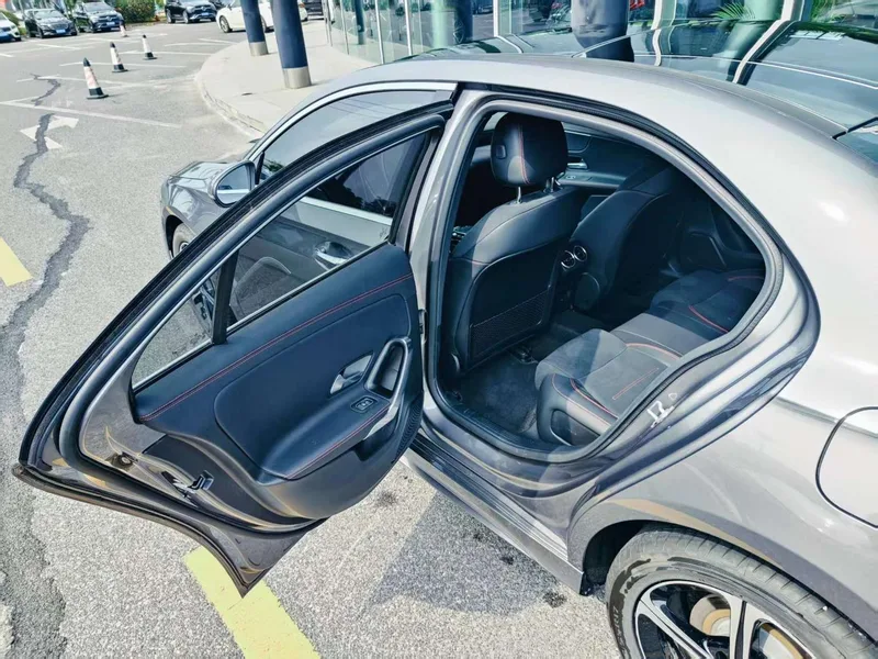 Mercedes-Benz A-Class 2024 A 200 L Fashion Edition interior photo 15 Mercedes-Benz A-Class 2024 A 200 L Fashion Edition interior photo 15