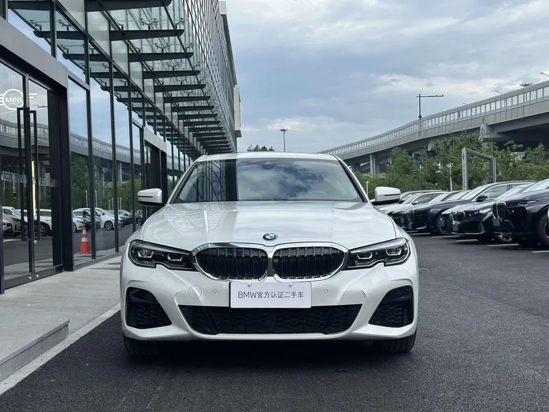 BMW 3 Series 2022 325Li M Sports suit exterior photo 3