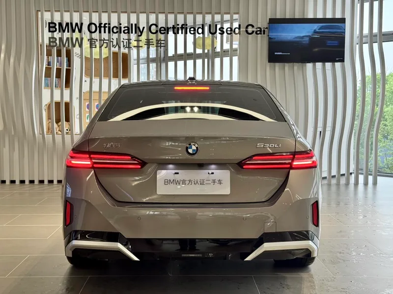 BMW 5 Series 2024 530Li Premium Class M Sports suit exterior photo 4 BMW 5 Series 2024 530Li Premium Class M Sports suit exterior photo 4