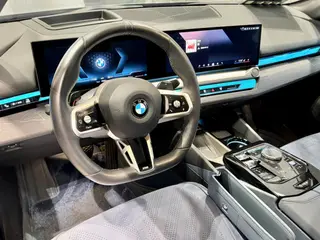BMW 5 Series 2024 530Li Premium Class M Sports suit exterior photo 6 BMW 5 Series 2024 530Li Premium Class M Sports suit exterior photo 6