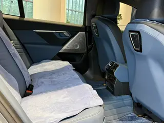 BMW 5 Series 2024 530Li Premium Class M Sports suit interior photo 12 BMW 5 Series 2024 530Li Premium Class M Sports suit interior photo 12