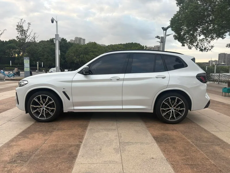 BMW X3 2022 Second change xDrive30i Premium Class M Obsidian Night Suit exterior photo 4 BMW X3 2022 Second change xDrive30i Premium Class M Obsidian Night Suit exterior photo 4