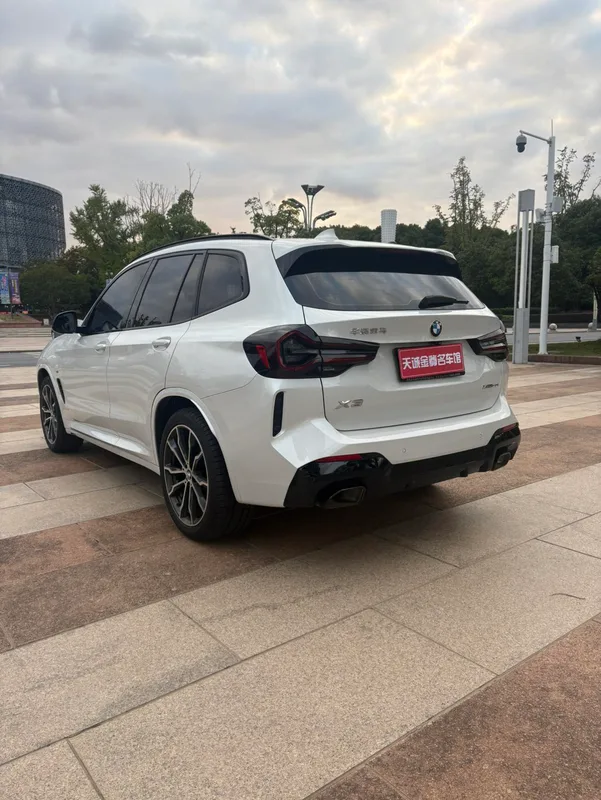 BMW X3 2022 Second change xDrive30i Premium Class M Obsidian Night Suit interior photo 14 BMW X3 2022 Second change xDrive30i Premium Class M Obsidian Night Suit interior photo 14