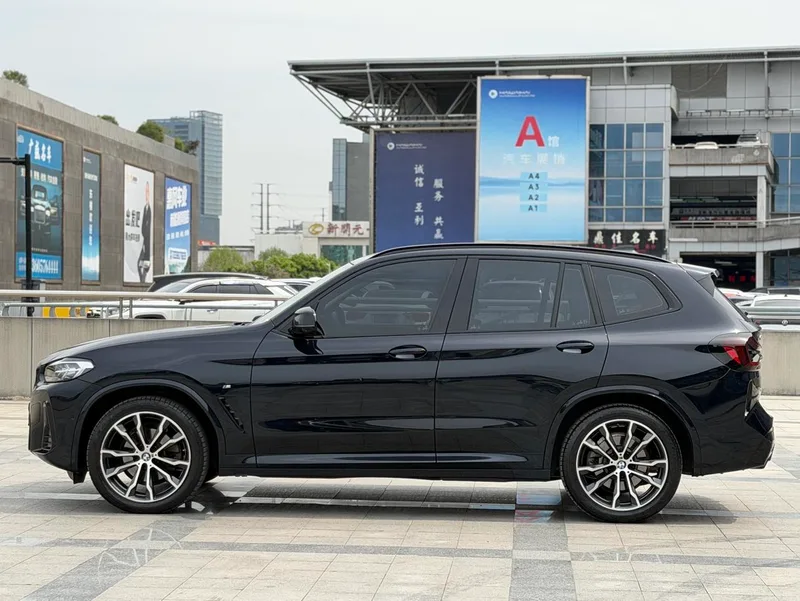 BMW X3 2022 Second change xDrive30i Leading Type M Obsidian Night Suit exterior photo 7 BMW X3 2022 Second change xDrive30i Leading Type M Obsidian Night Suit exterior photo 7