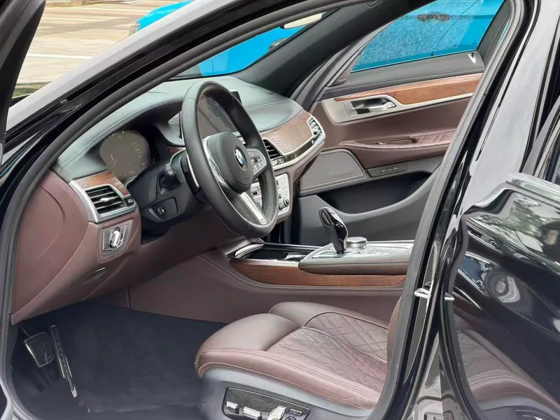 BMW 7 Series 2021 740Li Leading Type M Sports suit exterior photo 4 BMW 7 Series 2021 740Li Leading Type M Sports suit exterior photo 4