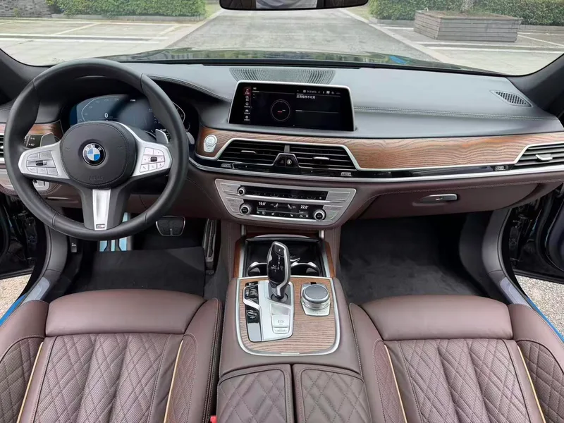 BMW 7 Series 2021 740Li Leading Type M Sports suit exterior photo 6 BMW 7 Series 2021 740Li Leading Type M Sports suit exterior photo 6