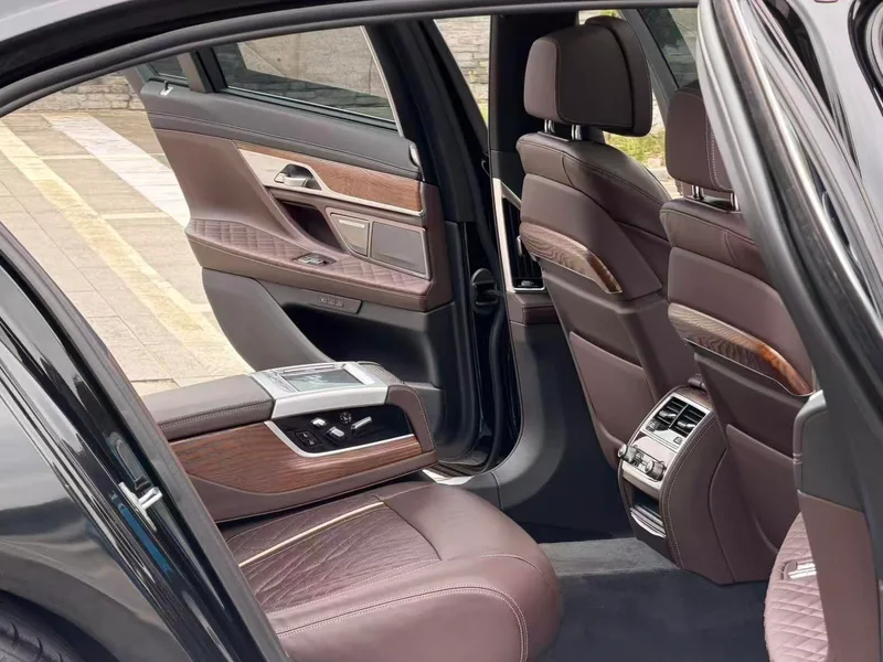 BMW 7 Series 2021 740Li Leading Type M Sports suit interior photo 7 BMW 7 Series 2021 740Li Leading Type M Sports suit interior photo 7