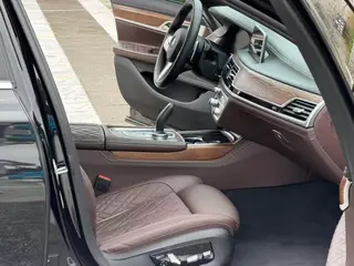 BMW 7 Series 2021 740Li Leading Type M Sports suit interior photo 8 BMW 7 Series 2021 740Li Leading Type M Sports suit interior photo 8