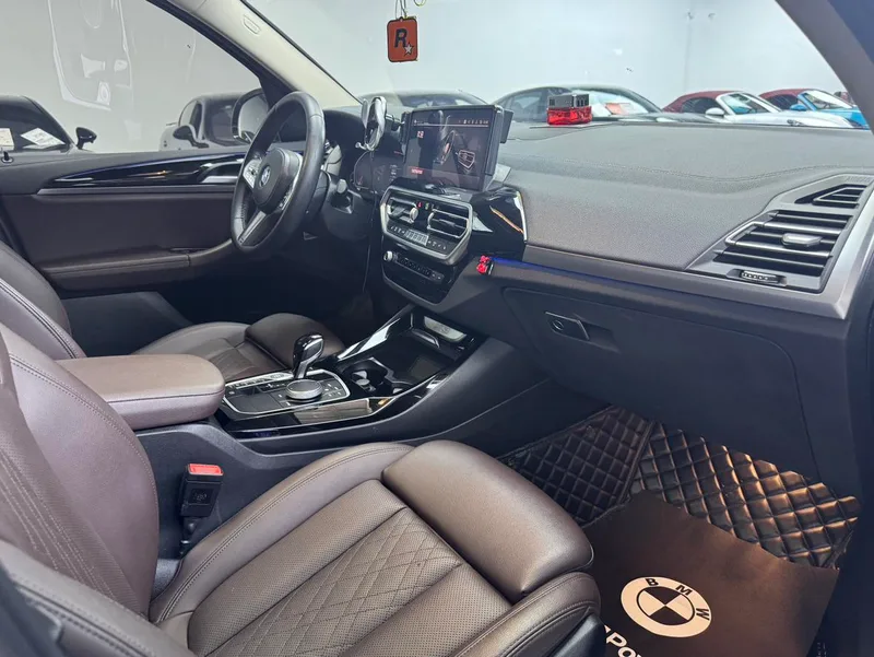 BMW X3 2022 xDrive25i M Sports suit interior photo 13 BMW X3 2022 xDrive25i M Sports suit interior photo 13
