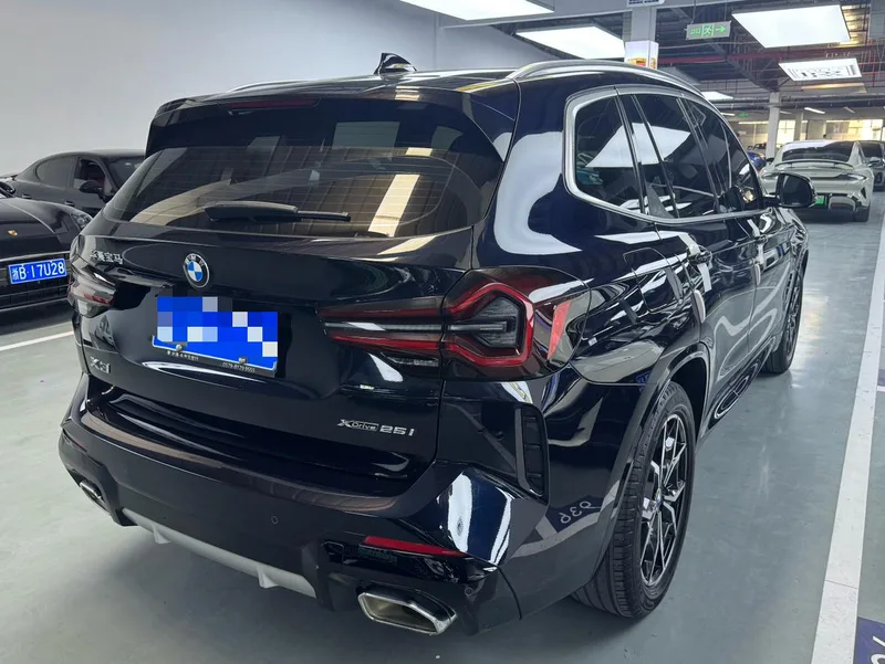 BMW X3 2022 xDrive25i M Sports suit interior photo 14 BMW X3 2022 xDrive25i M Sports suit interior photo 14
