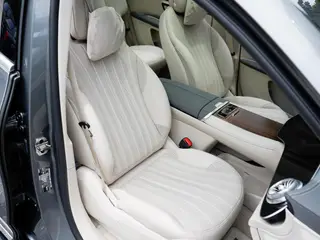Mercedes-Benz EQS SUV 2023 EQS 450 4MATIC Version avant-gardiste intérieur photo 14