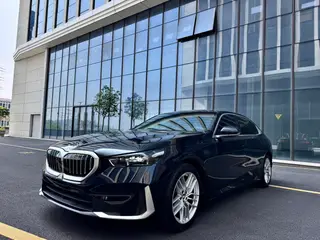 BMW 5 Series 2024 525Li M Sports suit