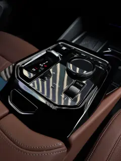 BMW 5 Series 2024 525Li M Sports suit interior photo 12 BMW 5 Series 2024 525Li M Sports suit interior photo 12