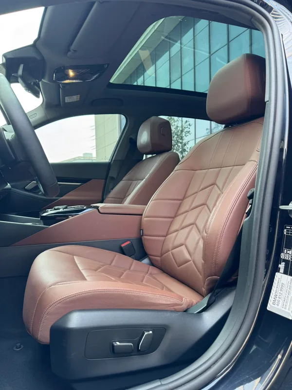 BMW 5 Series 2024 525Li M Sports suit interior photo 17 BMW 5 Series 2024 525Li M Sports suit interior photo 17