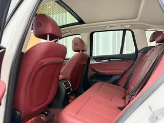 BMW X3 2022 xDrive25i M Sports suit interior photo 18 BMW X3 2022 xDrive25i M Sports suit interior photo 18