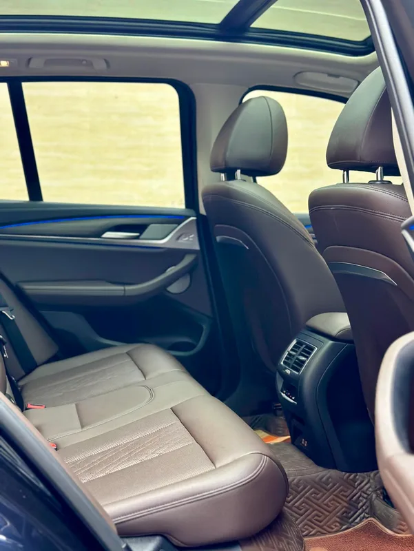 BMW X3 2022 xDrive30i Leading Type M Obsidian Night Suit interior photo 10 BMW X3 2022 xDrive30i Leading Type M Obsidian Night Suit interior photo 10