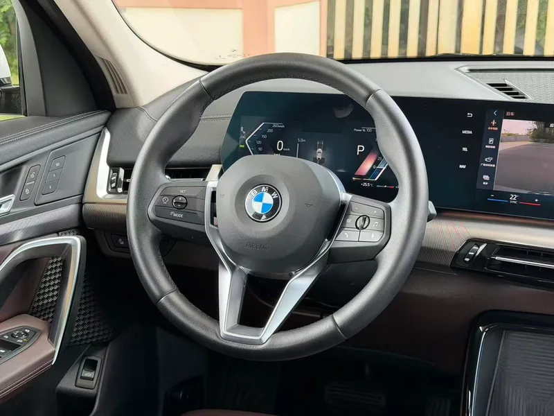 BMW X2 2024 sDrive25i M Sports suit exterior photo 8 BMW X2 2024 sDrive25i M Sports suit exterior photo 8