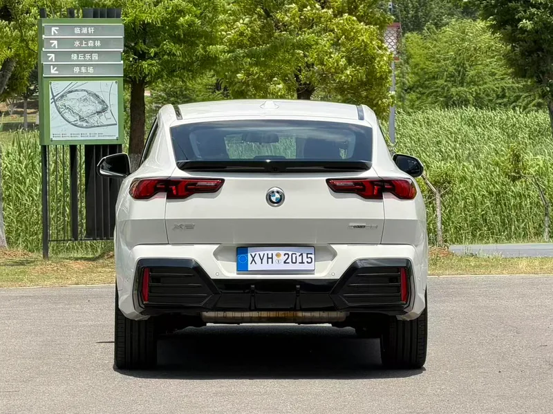 BMW X2 2024 sDrive25i M Sports suit interior photo 18 BMW X2 2024 sDrive25i M Sports suit interior photo 18