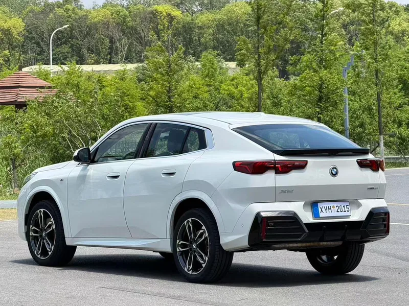 BMW X2 2024 sDrive25i M Sports suit interior photo 20 BMW X2 2024 sDrive25i M Sports suit interior photo 20