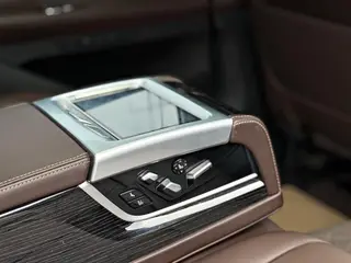 BMW 7 Series 2021 730Li M Sports suit interior photo 14 BMW 7 Series 2021 730Li M Sports suit interior photo 14